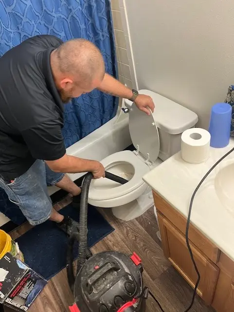 emergency plumbing unclogging service